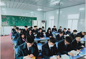 形成了畅通的英超联赛携手卡琳典狱长桃