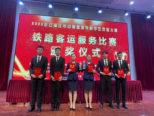 卡琳典狱长1.06魔改版app下载卡